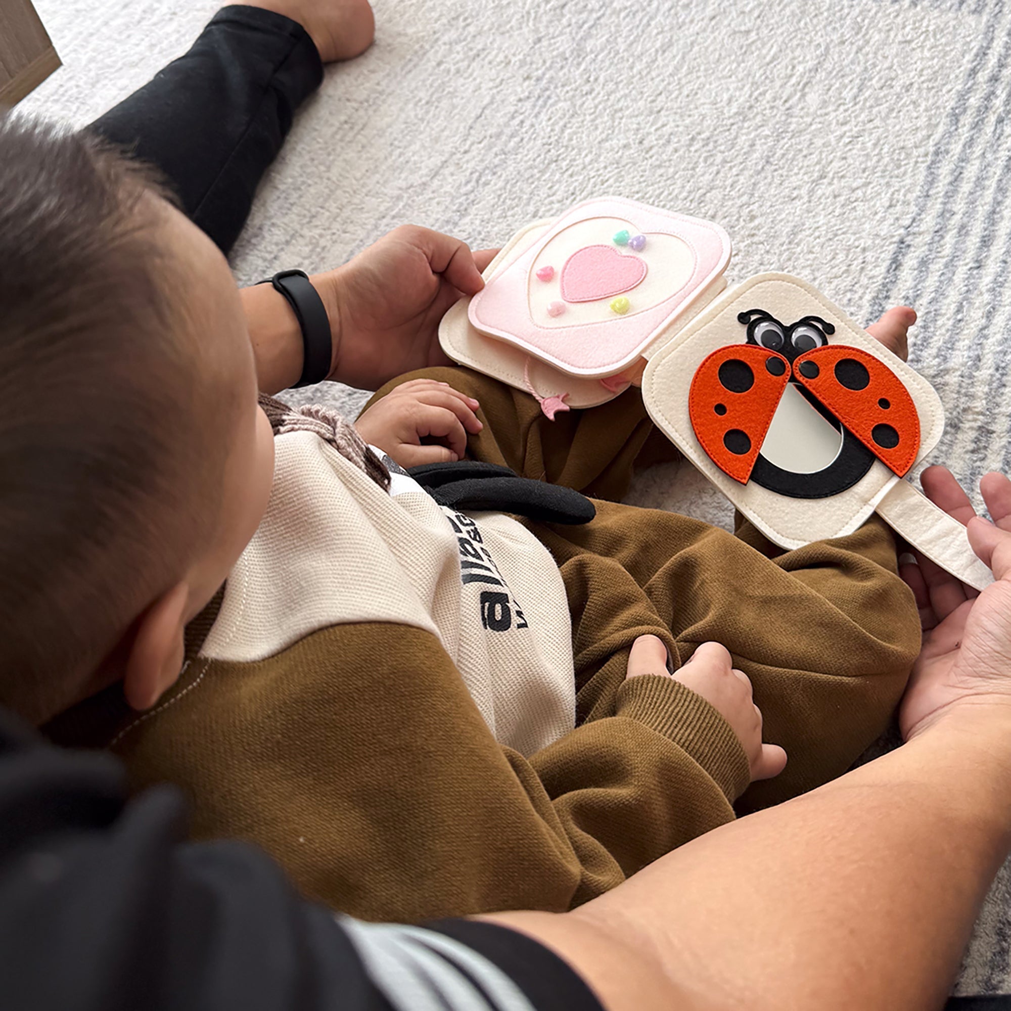 5 Easy Ways to Bond with Your Toddler Through Play - TinyBusy